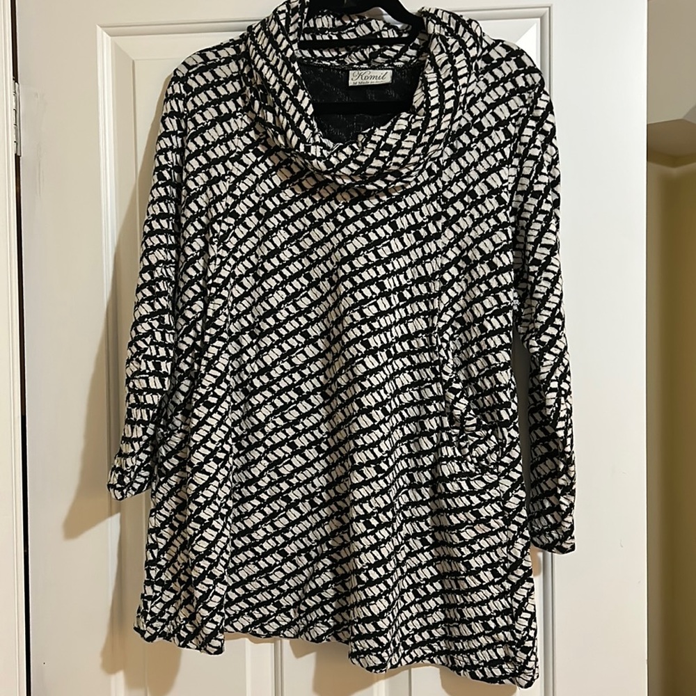 KOMIL cowlneck tunic, size medium